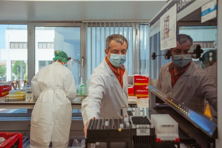 As a leader in diagnostics, Unilabs aims to be at the heart and start of all effective treatment decisions. Increasingly, such decisions are based on an individual's unique genetic make-up.